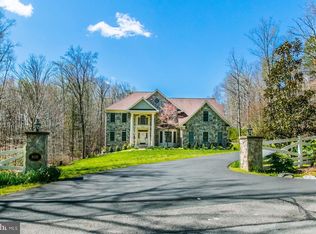 8138 Rondelay Ln, Fairfax Station, VA 22039