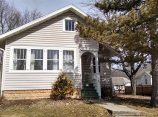 227 11th St, Baraboo, WI 53913