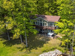 157 Farlain Lake Rd W, Tiny, ON L9M 0B9