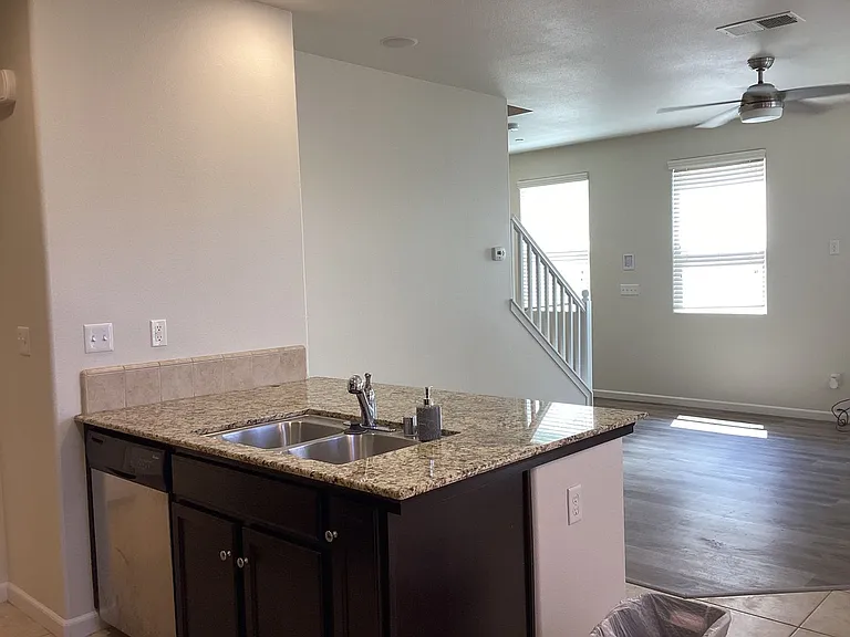 7009 N Harmony Dr — Photo 11