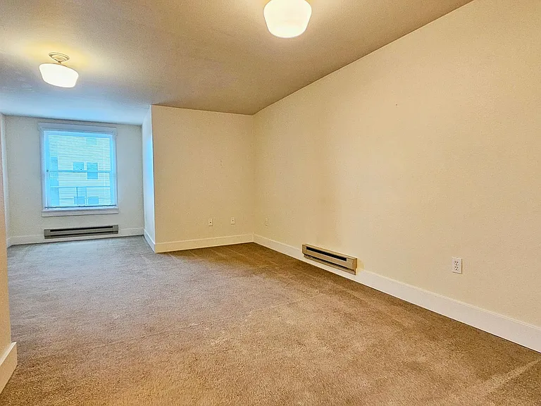1419 Boylston Ave — Photo 7