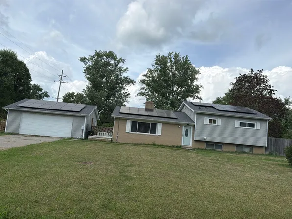 1128 Angola Ave, Mount Morris, MI 48458