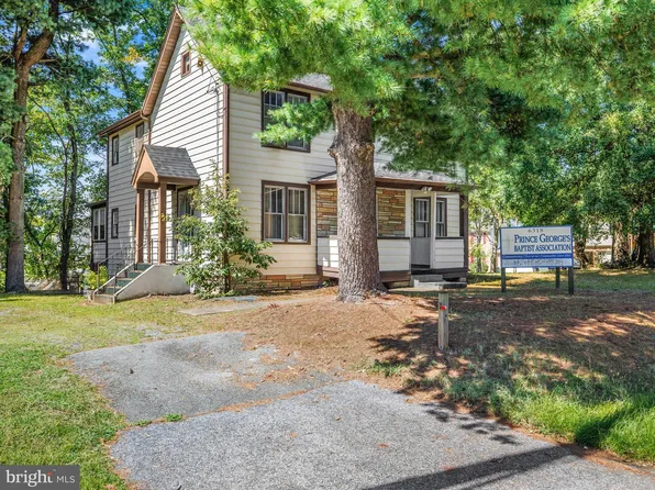 6318 Princess Garden Pkwy, Lanham, MD 20706