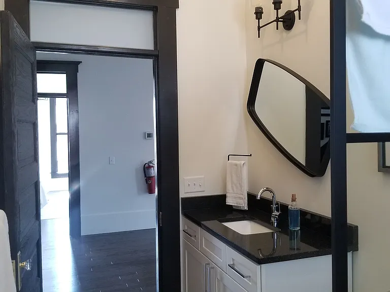 2 bed, 2.0 bath, 1600 sqft, $2,500 — Photo 56