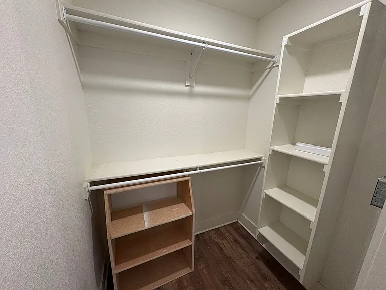3846 W Somerville Ln — Photo 11