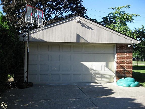 5th image of 41324 Greenbriar Ln