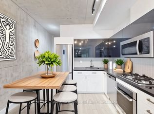 39 Brant St #203, Toronto, ON M5V 0M8