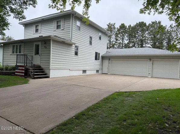 935 9th Ave NE, Watertown, SD 57201