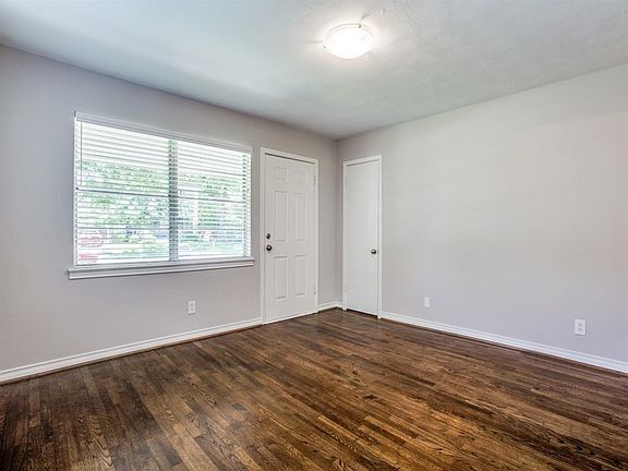3rd image of 1315 Kings Hwy #1313