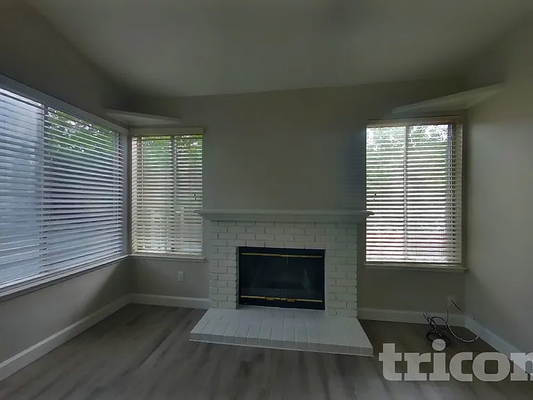 1436 Northwood Dr — Photo 4