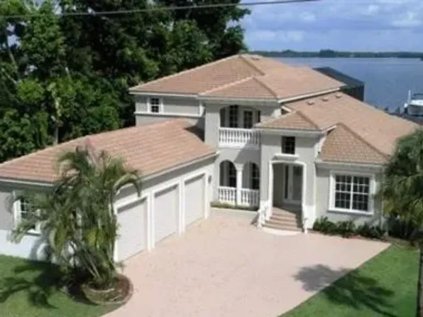 4463 E Riverside Dr, Fort Myers, FL 33905