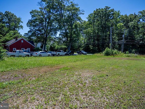 2nd image of 8302 Dyson Rd