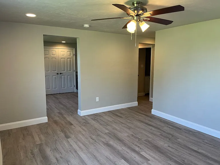 Salem Run Apartments - Phase 1 — Photo 27