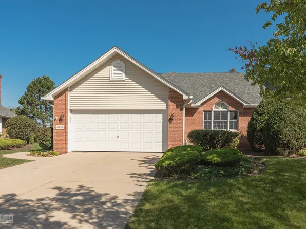 2030 Clover Ln, Woodridge, IL 60517