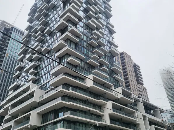 77 Shuter St #603, Toronto, ON M5B 0B8
