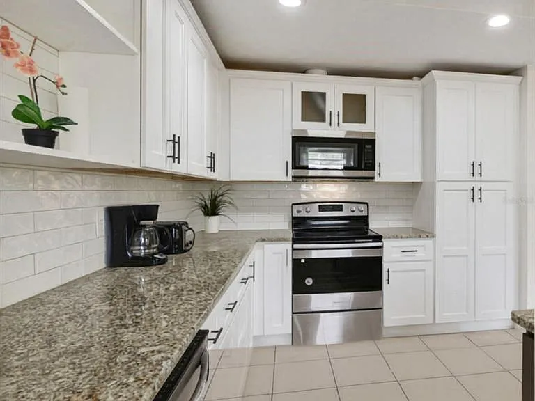 1202 Princeton Rd — Photo 13
