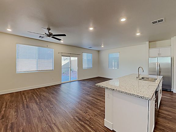 5th image of 330 Palazza Reserve Pl