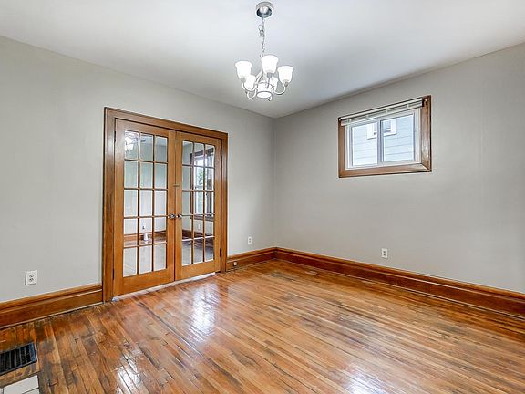 4th image of 277 N Warren Ave