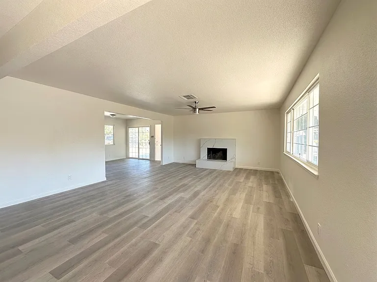 15050 Cottage Ave — Photo 7