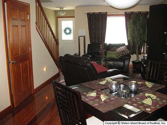 3rd image of 749 Barlow Ave