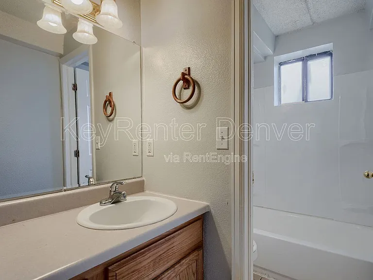1180 Yosemite St #B2 — Photo 9
