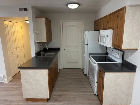 1190 E Waterside Cv APT 20, Cottonwood Heights, UT 84047