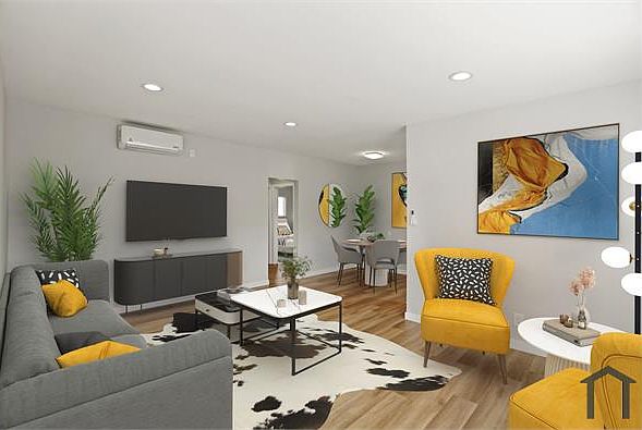 1st image of 1352 W 36th St #4
