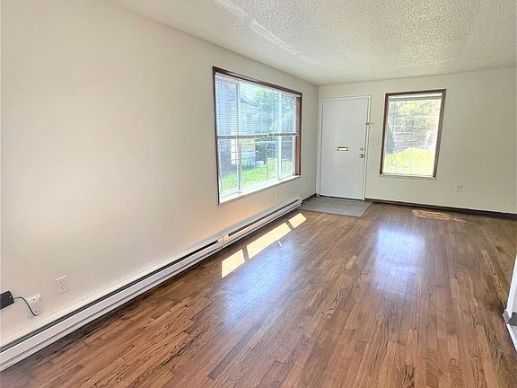 3rd image of 3544-3546 N Borthwick Ave #3544