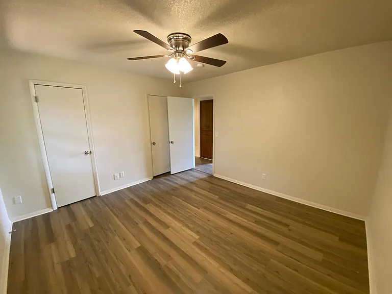 1524 N Manning St — Photo 6
