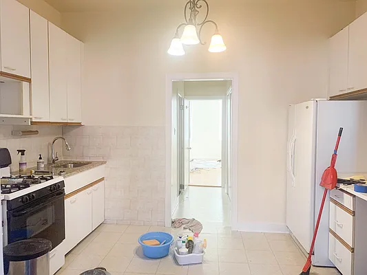 Rented by Ulas Real Estates Inc | media 18