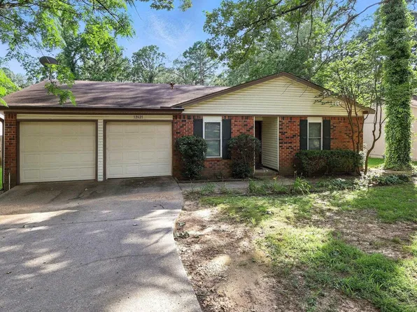 12621 Valleywood Dr, Little Rock, AR 72211
