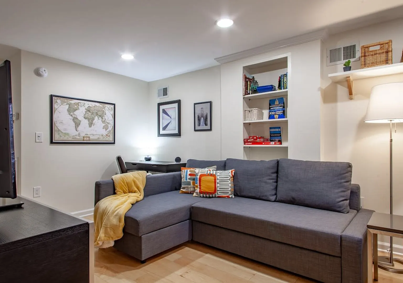 Logan Circle 1BR - Walk to U St Metro — Photo 4
