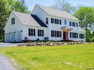 14 Beacon Holw, Queensbury, NY 12804
