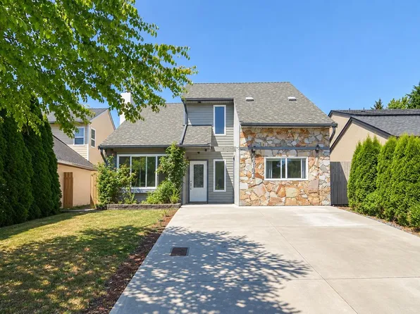 6187 194th St, Surrey, BC V3S 7L4