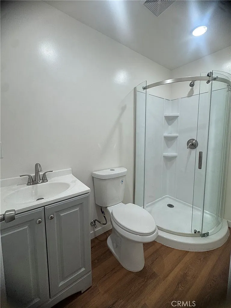 3 bed, 1000 sqft, $3,500 — Photo 4