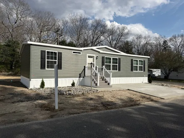 106 Circle Dr, Manchester, NJ 08759