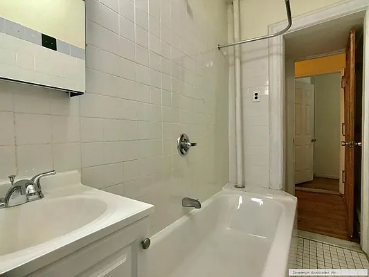 Rented by Sovereign Realty NYC | media 22