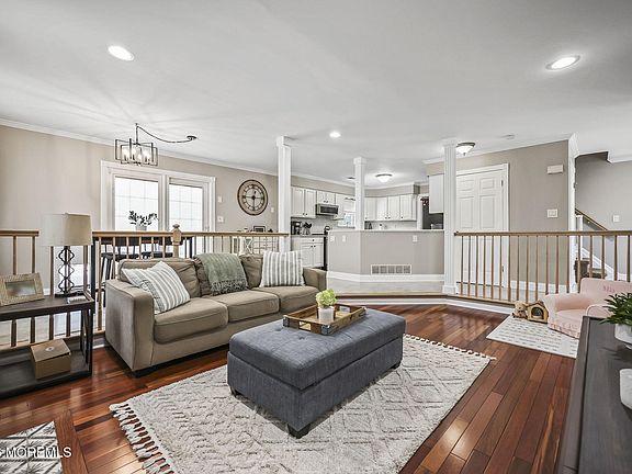 3rd image of 27 Diamond Lane