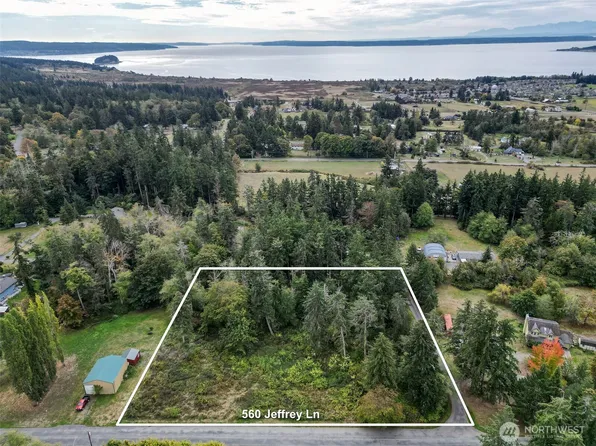 560 Jeffrey Lane, Oak Harbor, WA 98277