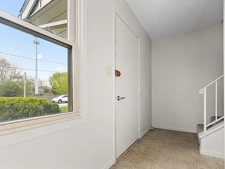 6205-6207 N Northmoor Ct — Photo 19
