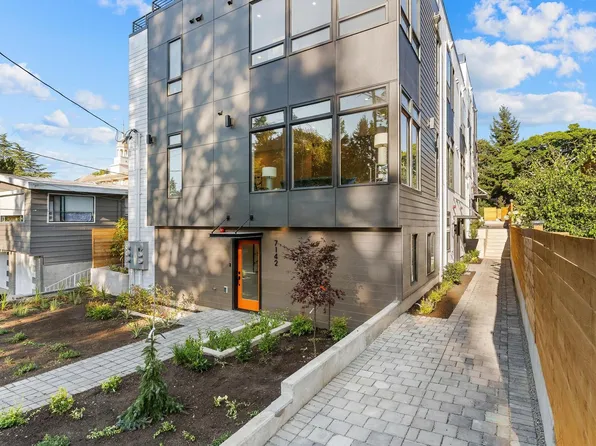 7146 47th Ave SW, Seattle, WA 98136