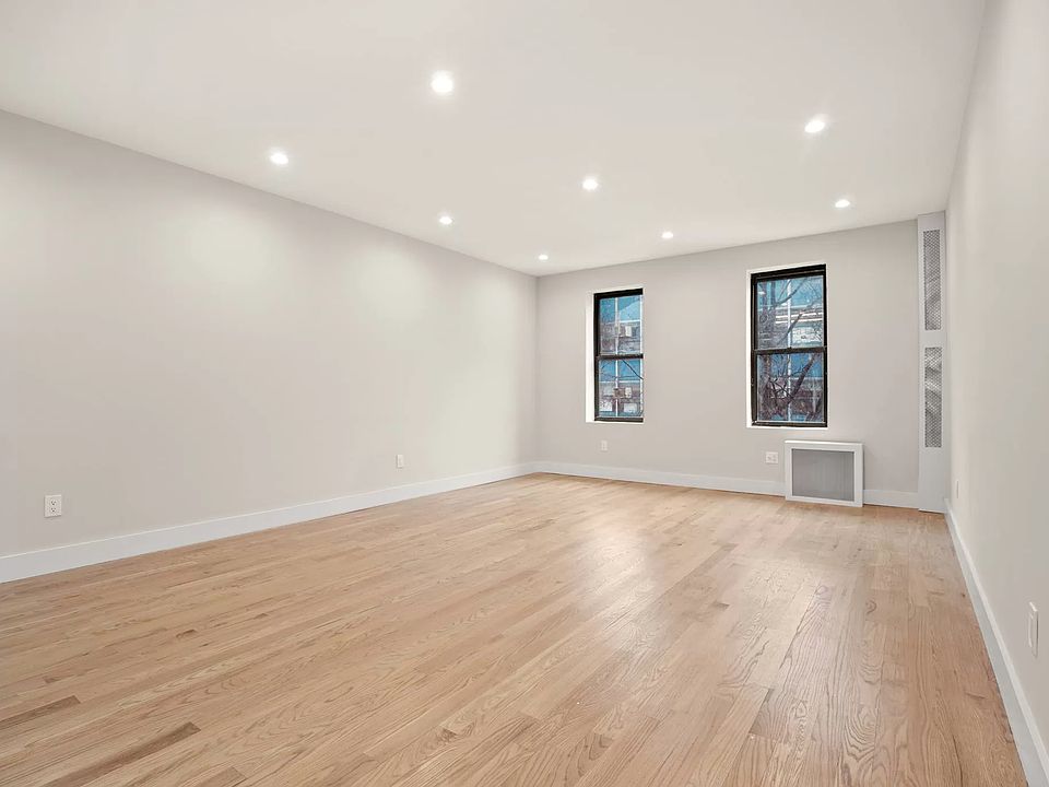 1st image of 105 Bennett Ave APT 31A