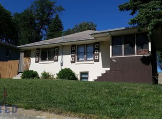 1801 S Nicollet St, Sioux City, IA 51106