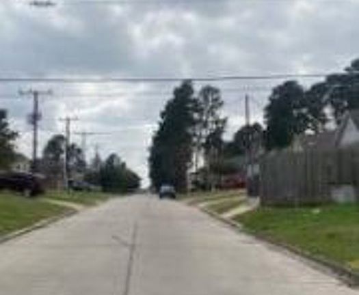Exterior Neighborhood (street photo)