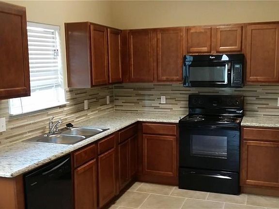 5th image of 708 E College Ave