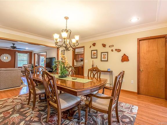 4th image of 710 Meadow Ln