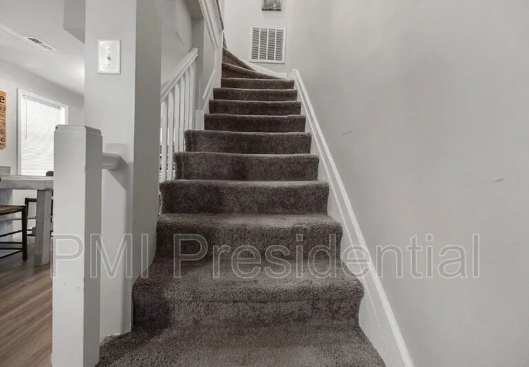 1226 Wallace St — Photo 11
