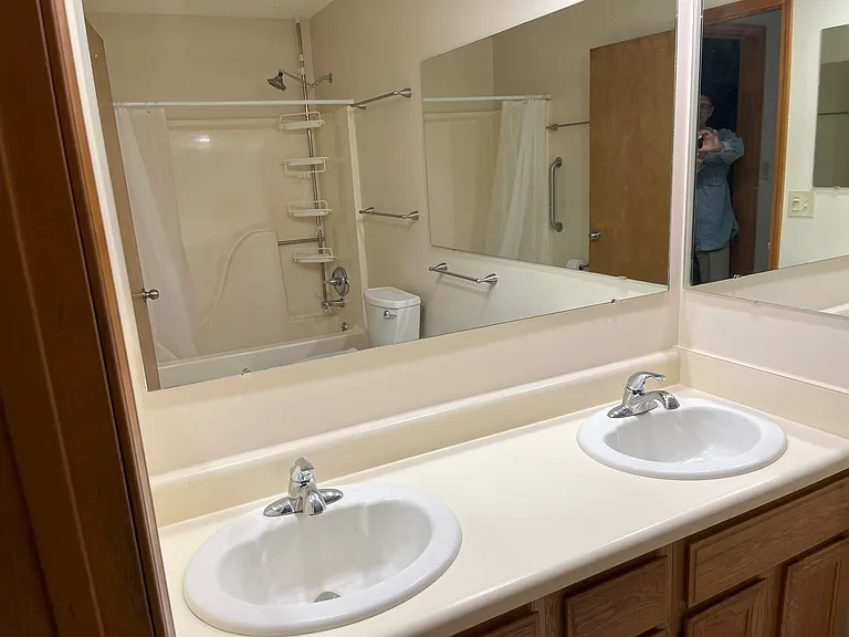 320 Eldridge Ln — Photo 10