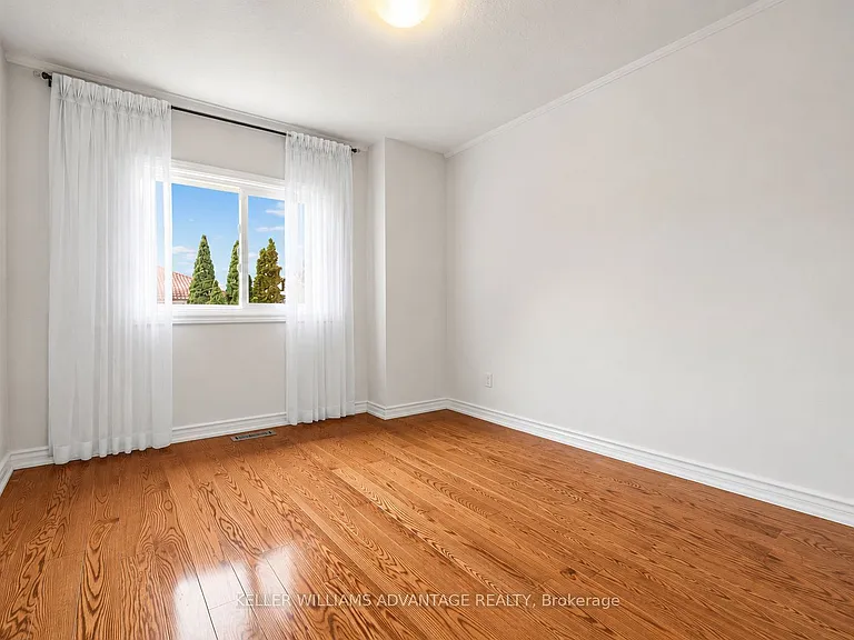 73 Highglen Ave — Photo 13