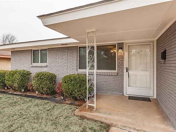 3rd image of 1109 Berwyck Dr